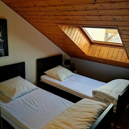 Apartment T4 72m2 A Entre Les Orres Et Embrun A Cote Du De Serre Poncon. *