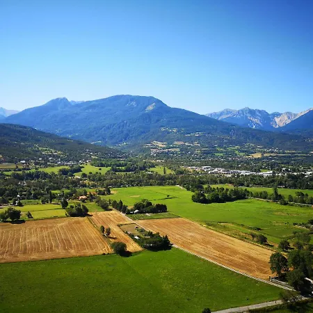 Apartment T4 72m2 A Entre Les Orres Et Embrun A Cote Du De Serre Poncon.