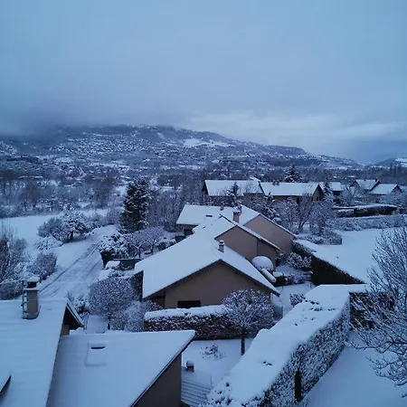 T4 72m2 A Entre Les Orres Et Embrun A Cote Du De Serre Poncon. Apartment Baratier