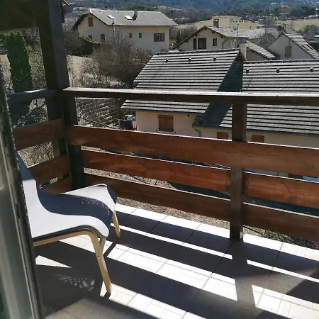 T4 72m2 A Entre Les Orres Et Embrun A Cote Du De Serre Poncon. Apartment *