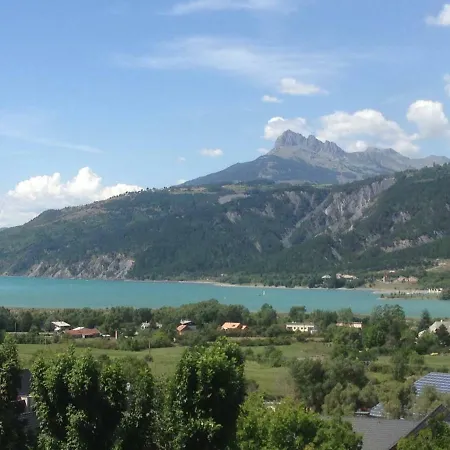 T4 72m2 A Entre Les Orres Et Embrun A Cote Du De Serre Poncon. Apartment Baratier