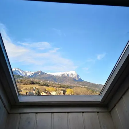 T4 72m2 A Entre Les Orres Et Embrun A Cote Du De Serre Poncon. Apartment *