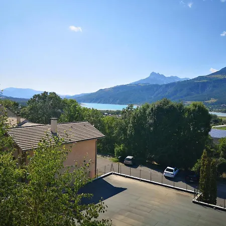 T4 72m2 à Entre Les Orres Et Embrun à Coté Du De Serre Ponçon. Baratier